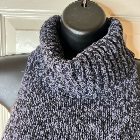 Madewell Turtleneck Cutaway Sleeveless Sweater. Size:Med Merino Wool blend. - Picture 3 of 6